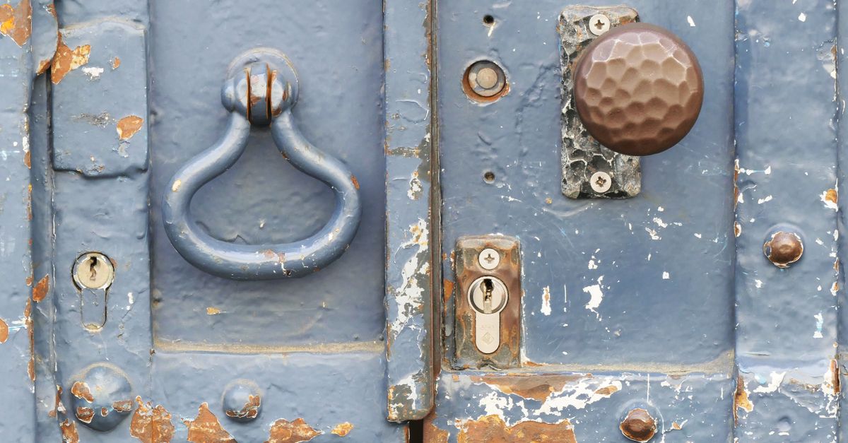 Signs Your Door Knob Lock Replacement Is Overdue — Frank Locksmith